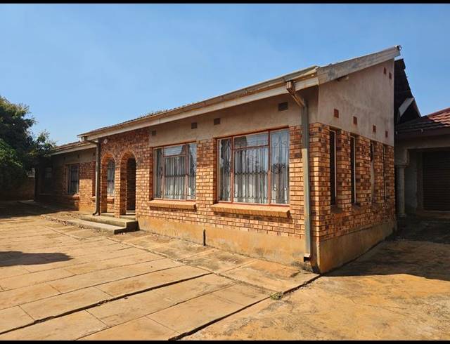 4 BEDROOM PROPERTY TO RENT IN SHAYANDIMA